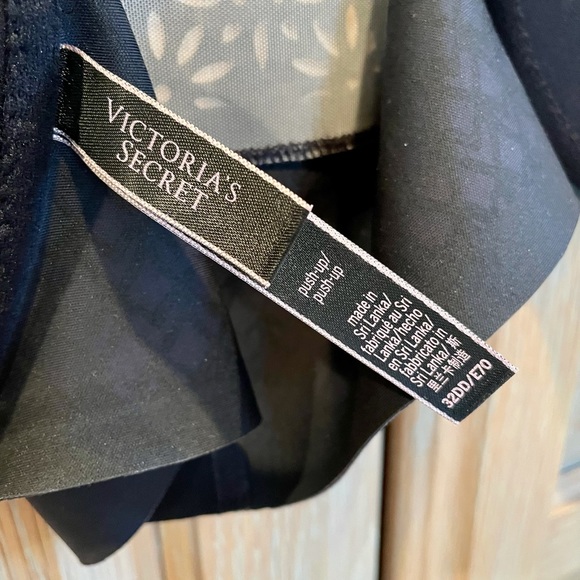 Victoria’s Secret Racer back bra - Picture 3 of 3